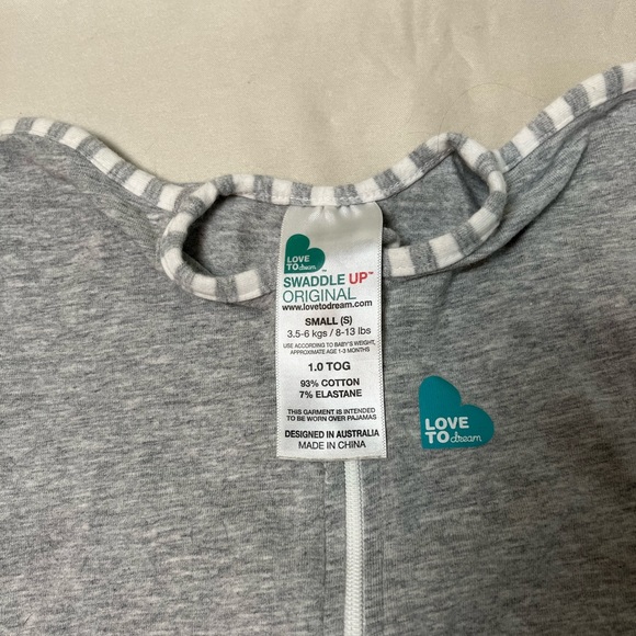 Love to Dream gray swaddle up - Picture 2 of 3